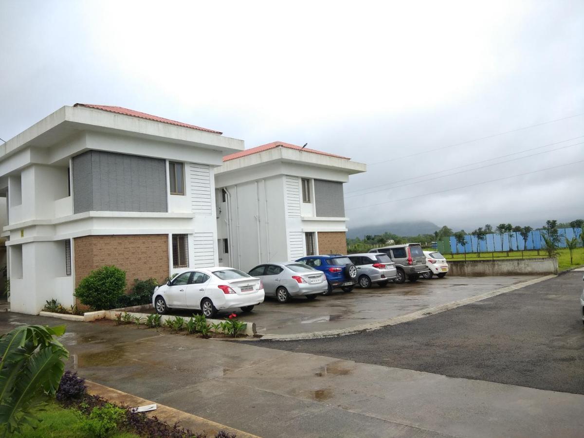 Parishreya Holiday Home لونافالا المظهر الخارجي الصورة